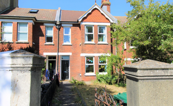 16 Queens PK Rd (Available from 27 Aug 25)